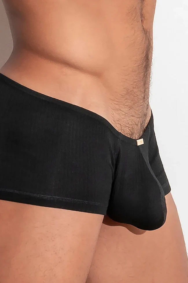 These black trunks are made from viscose fabric for that amazing premium stretch, silky feel and breathable comfort. They offer flat-sewn seams for a chafe-free experience, invisible waistband, and hyper-comfy pouch for your bulge. Their gold-plated label on the front offers that undeniable luxury vibe